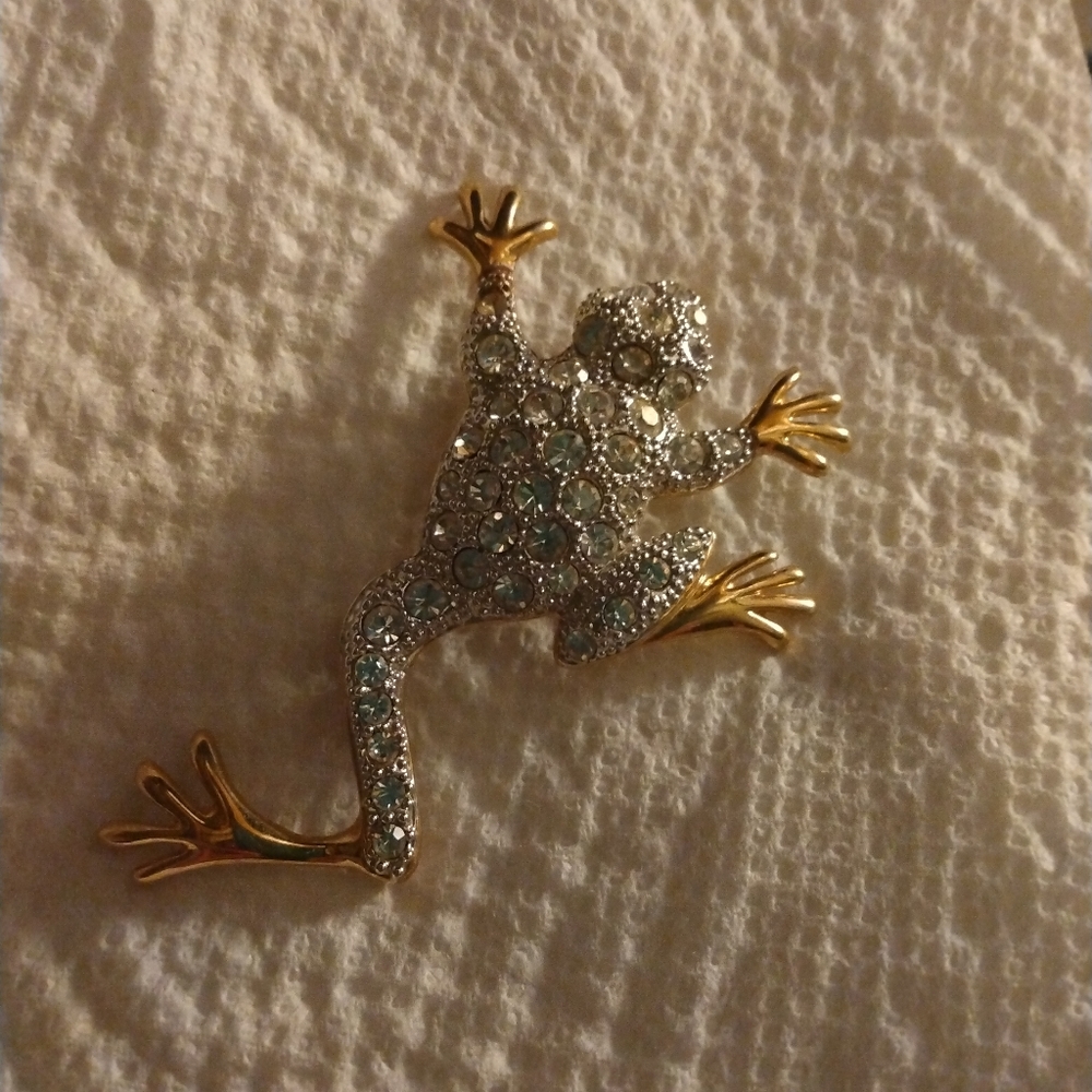 Brooch